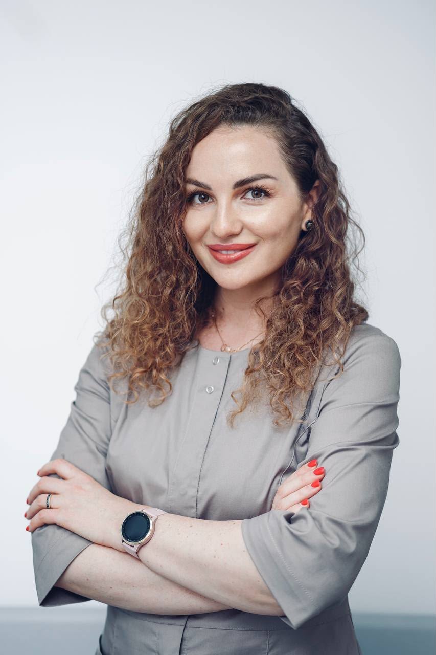 Dr Lesia Sak